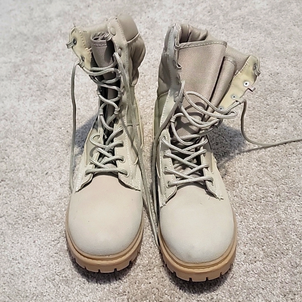 Beige Boots 🥾